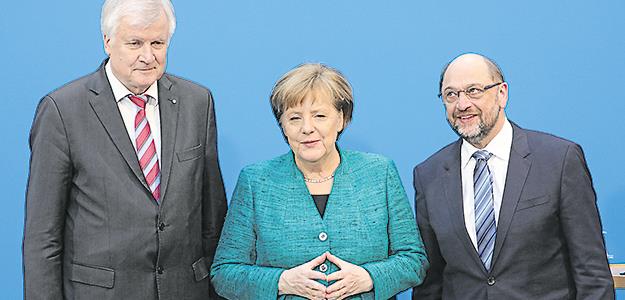 Horst Seehofer (CSU), Angela Merkel (CDU) und Martin Schulz (SPD) © Kay Nietfeld/dpa