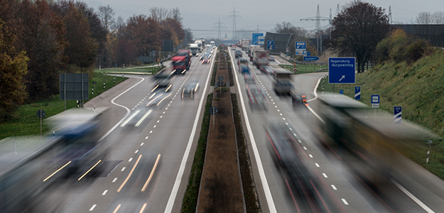 Arbeitsweg (Symbolbild) © Armin Weigel / dpa / picture alliance