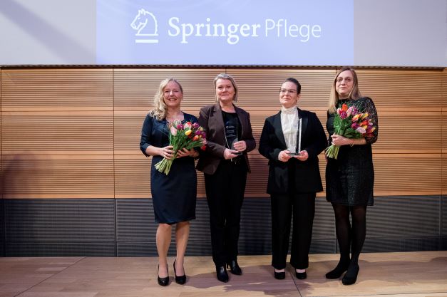 Pflegemanagement Award 2023 - Preisträgerinnen © Marten Ronneburg / Springer Medizin Verlag